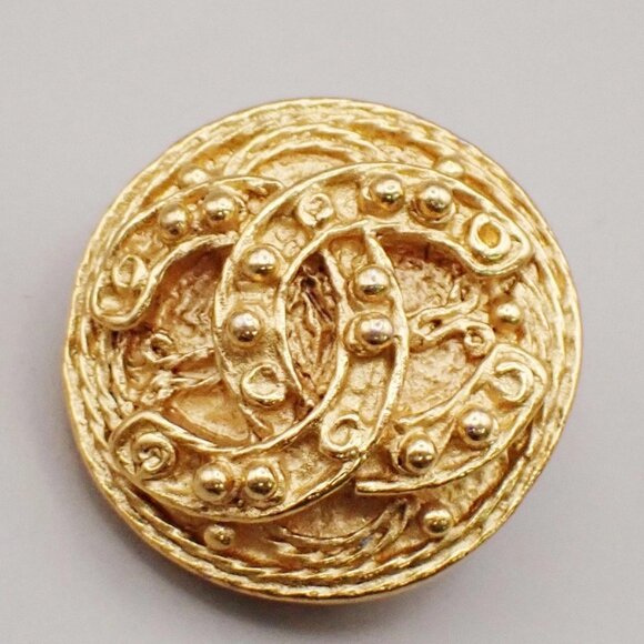 CHANEL CC Logo Round Button Earrings 04A Clip-On Gold GHW France - Picture 12 of 12